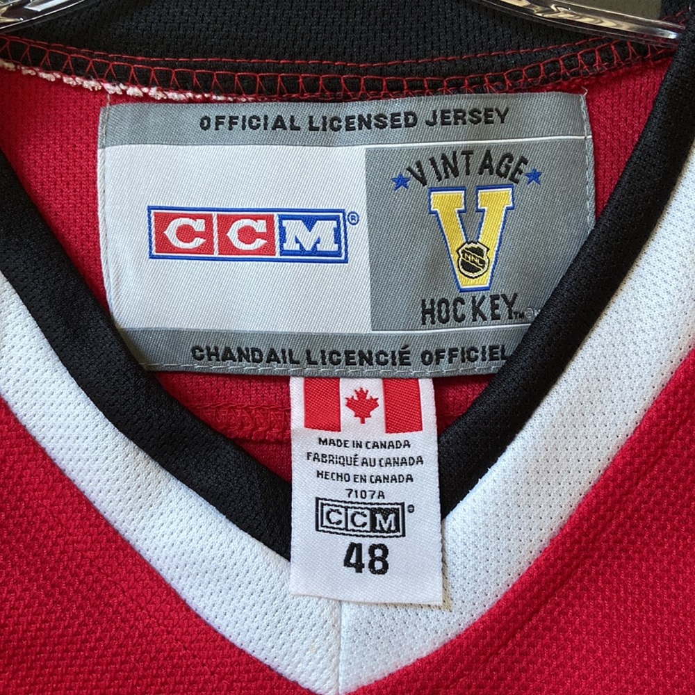 NWOT - NHL Vintage Hockey Officially Licensed Blackhawks Jersey - Picture 5 of 10